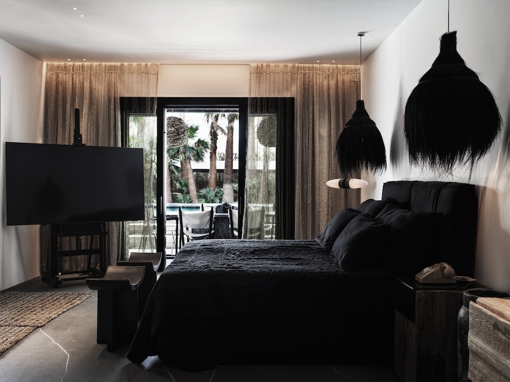 O by Myconian, Mykonos, a Member of Design Hotels — Hotel rooms in Ornos, South Aegean