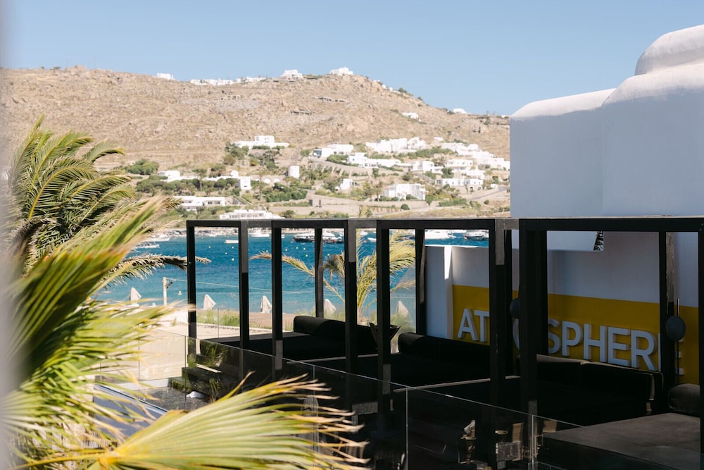 O by Myconian, Mykonos, a Member of Design Hotels — Restaurant & bars in Ornos, South Aegean