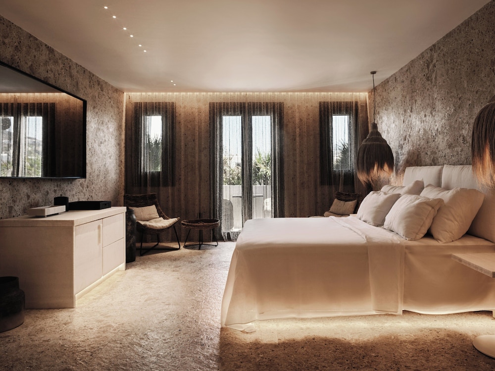 O by Myconian, Mykonos, a Member of Design Hotels — Hotel rooms in Ornos, South Aegean