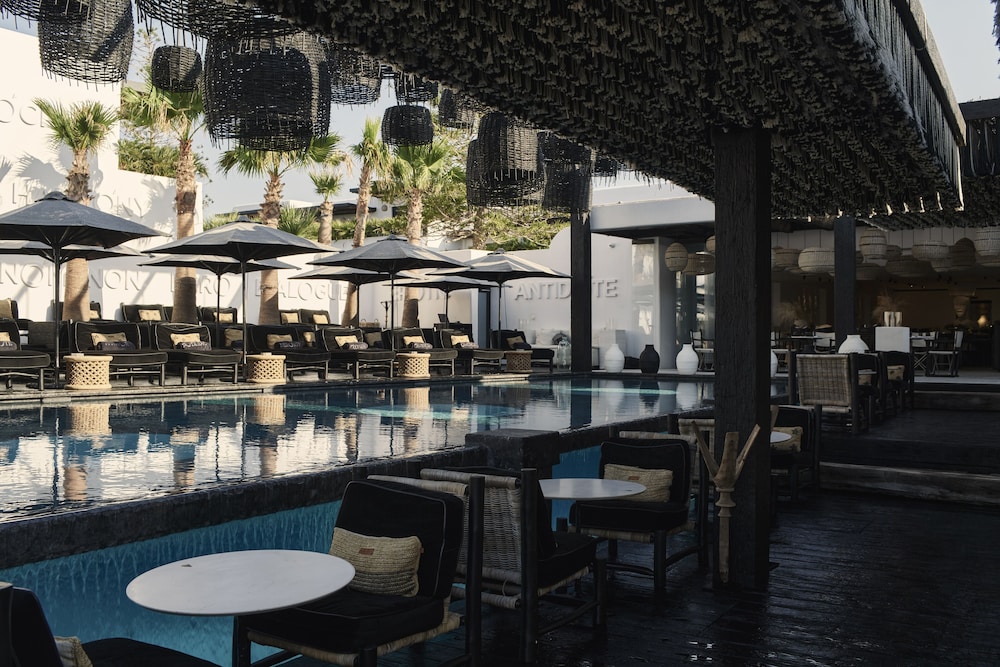 O by Myconian, Mykonos, a Member of Design Hotels — Swimming pool in Ornos, South Aegean