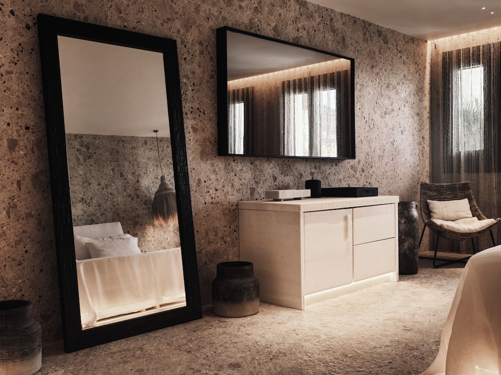 O by Myconian, Mykonos, a Member of Design Hotels — Hotel rooms in Ornos, South Aegean