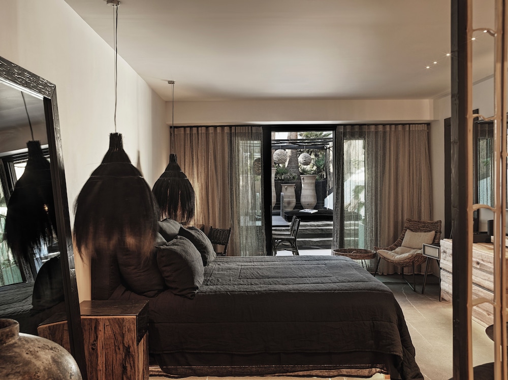 O by Myconian, Mykonos, a Member of Design Hotels — Hotel rooms in Ornos, South Aegean