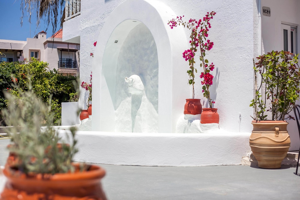 Tinas Plus Hotel — Hotel building in Faliraki, South Aegean