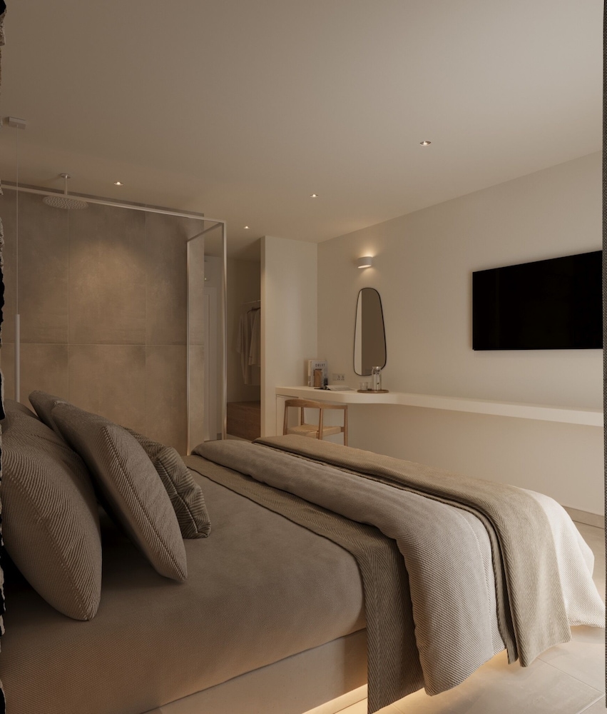 Tinas Plus Hotel — Hotel rooms in Faliraki, South Aegean