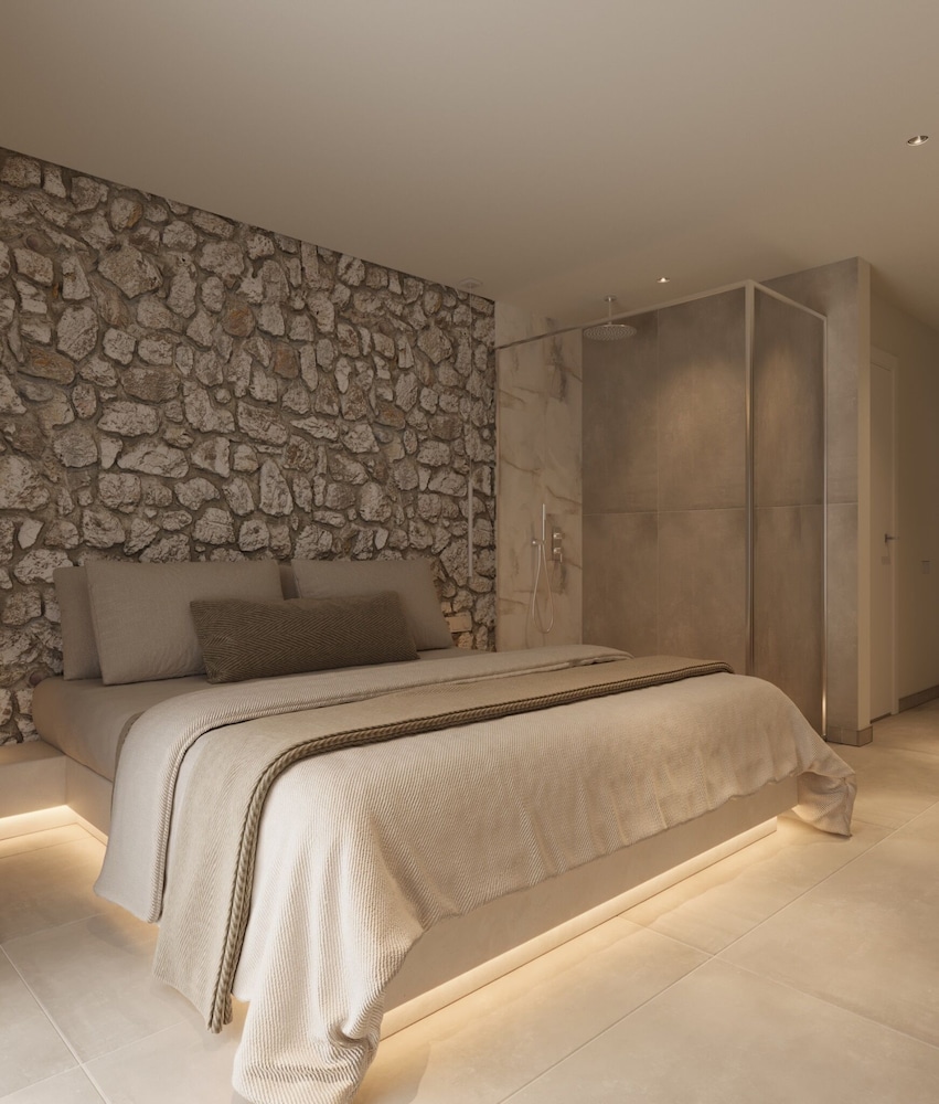 Tinas Plus Hotel — Hotel rooms in Faliraki, South Aegean