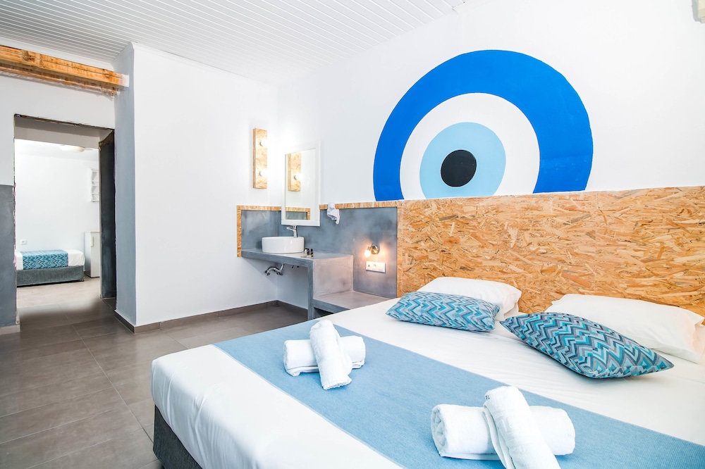 Tinas Plus Hotel — Hotel rooms in Faliraki, South Aegean