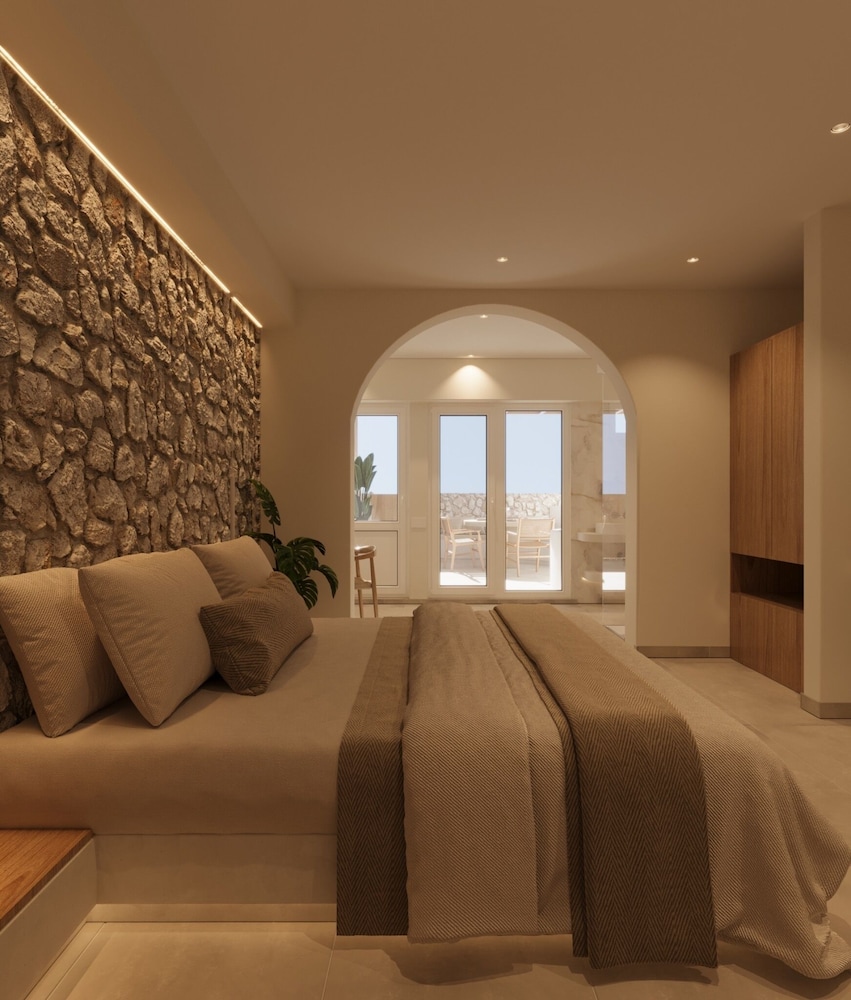 Tinas Plus Hotel — Hotel rooms in Faliraki, South Aegean