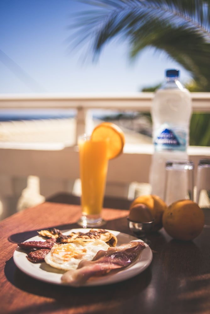 Zante Calinica Hotel — Restaurant & bars in Tsilivi, Ionian Islands