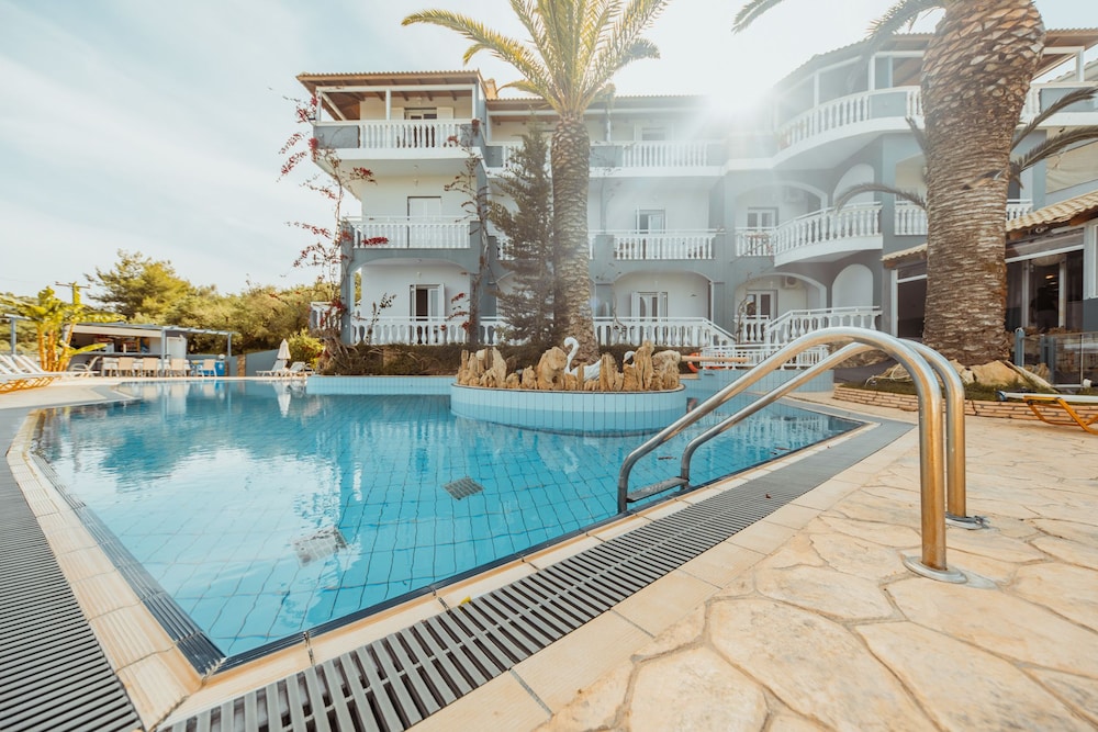 Zante Calinica Hotel — Swimming pool in Tsilivi, Ionian Islands