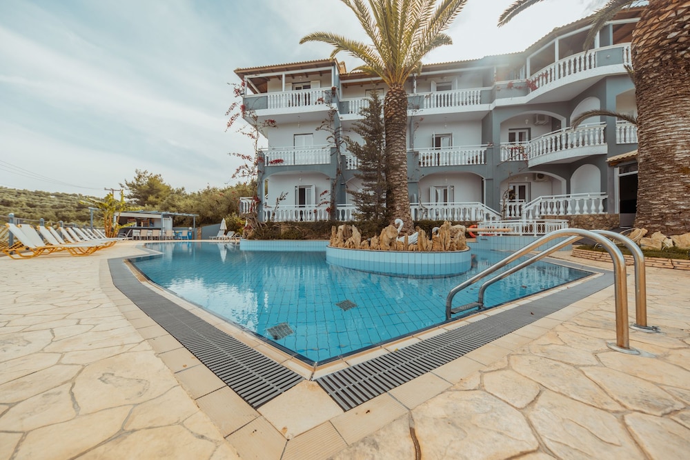 Zante Calinica Hotel — Swimming pool in Tsilivi, Ionian Islands