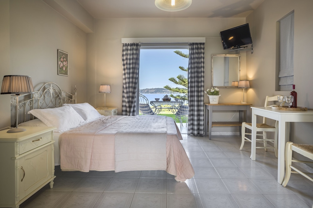 Panorama Fanari Studios & Apartments — Hotel rooms in Lassi, Ionian Islands