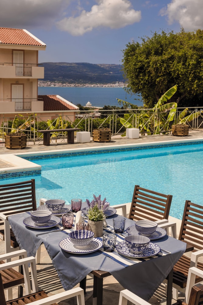 Panorama Fanari Studios & Apartments — Swimming pool in Lassi, Ionian Islands