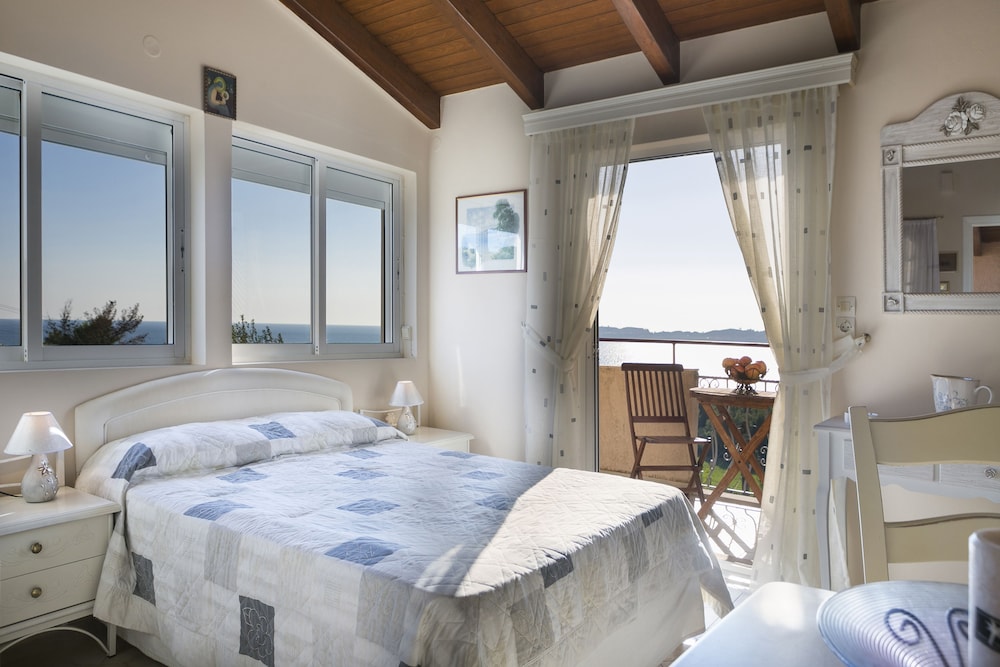 Panorama Fanari Studios & Apartments — Hotel rooms in Lassi, Ionian Islands