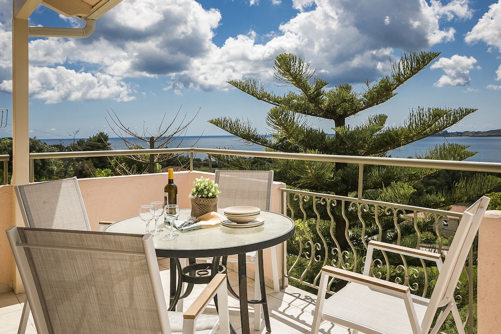Panorama Fanari Studios & Apartments — Hotel rooms in Lassi, Ionian Islands
