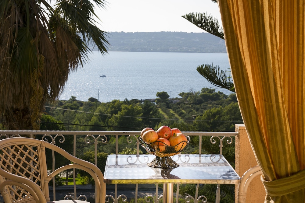 Panorama Fanari Studios & Apartments — Attractions in the area in Lassi, Ionian Islands