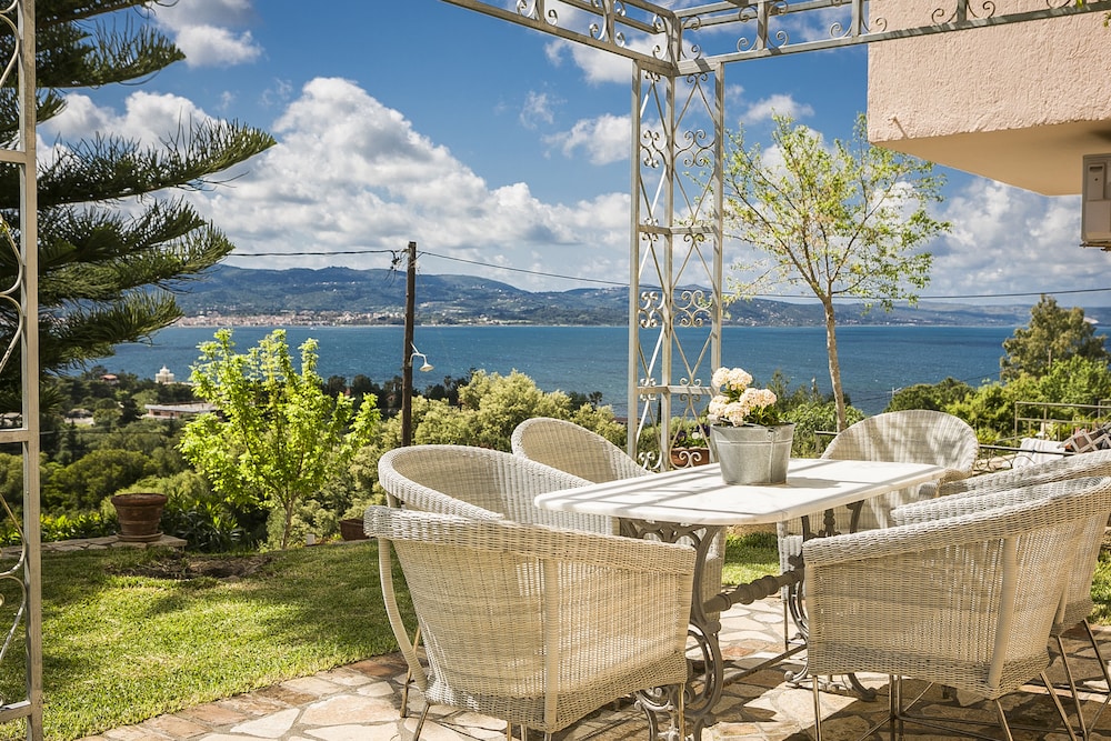 Panorama Fanari Studios & Apartments — Attractions in the area in Lassi, Ionian Islands