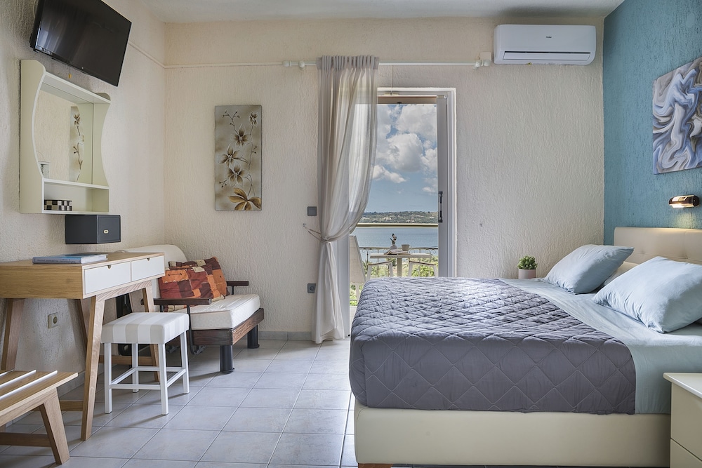 Panorama Fanari Studios & Apartments — Hotel rooms in Lassi, Ionian Islands