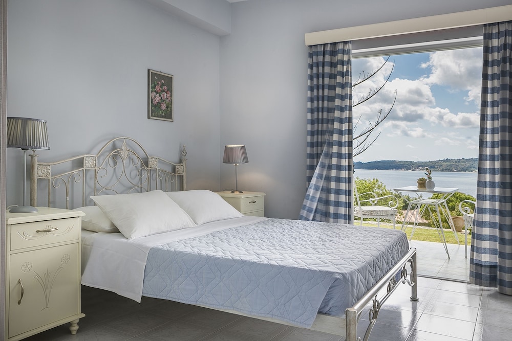 Panorama Fanari Studios & Apartments — Hotel rooms in Lassi, Ionian Islands
