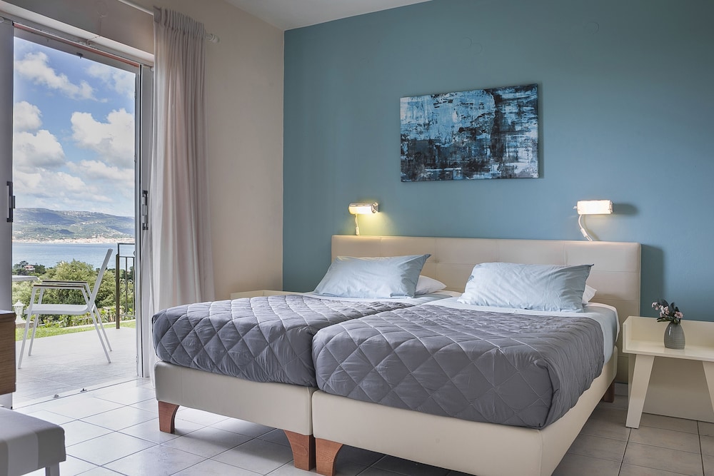 Panorama Fanari Studios & Apartments — Hotel rooms in Lassi, Ionian Islands