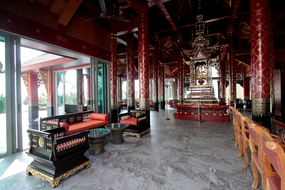 Maikhao Palm Beach Resort — Hotel building in Mai Khao, Phuket Province