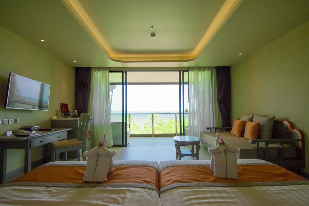 Maikhao Palm Beach Resort — Hotel rooms in Mai Khao, Phuket Province