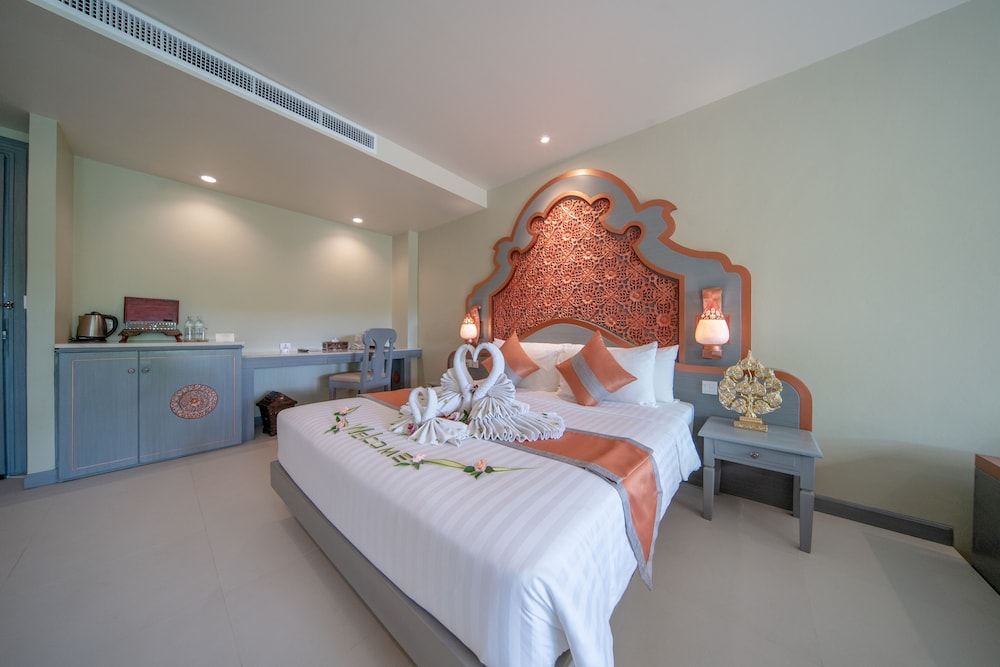 Maikhao Palm Beach Resort — Hotel rooms in Mai Khao, Phuket Province