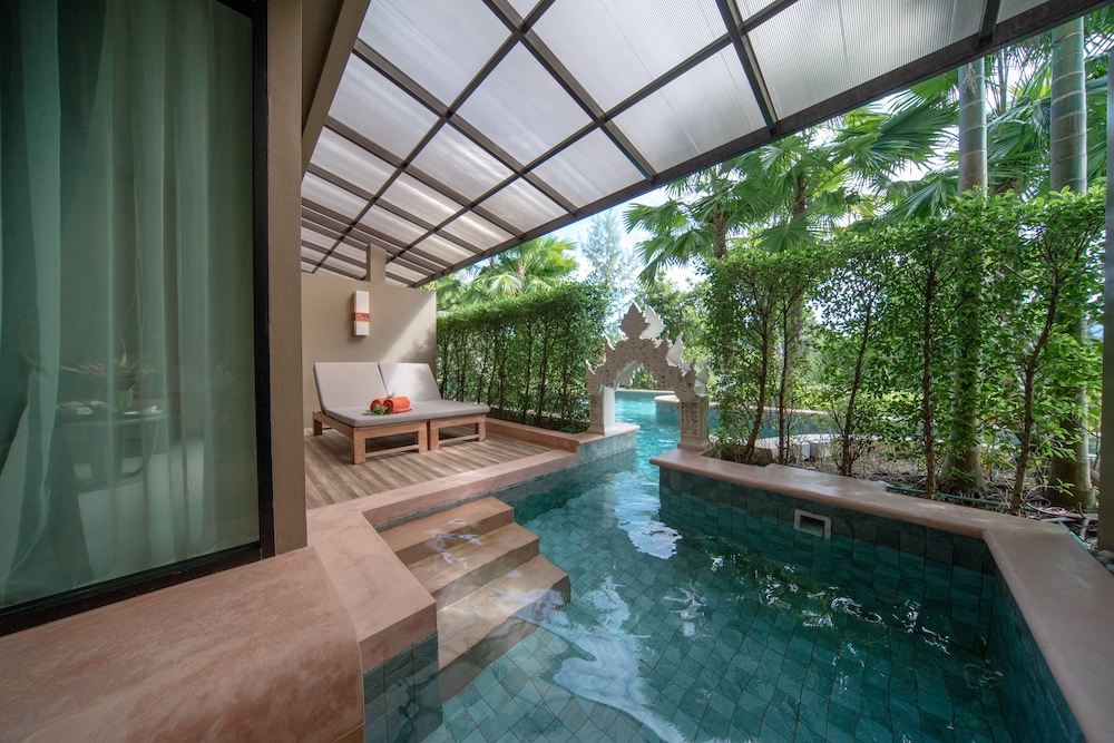 Maikhao Palm Beach Resort — Swimming pool in Mai Khao, Phuket Province