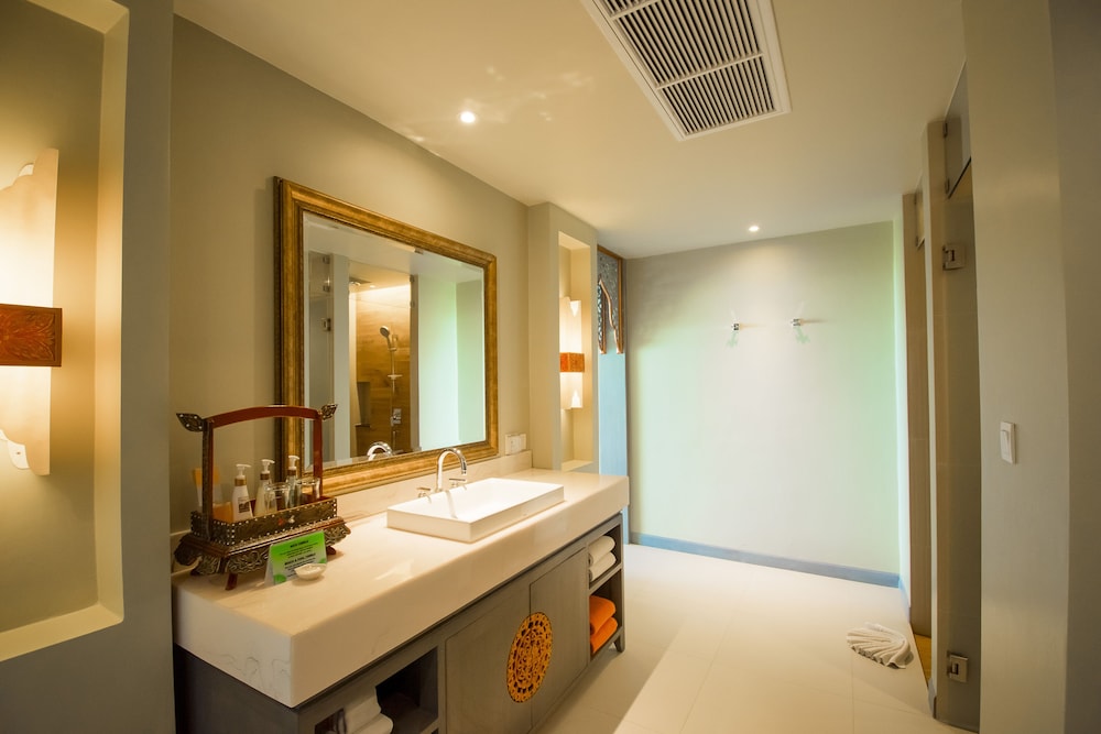 Maikhao Palm Beach Resort — Hotel rooms in Mai Khao, Phuket Province