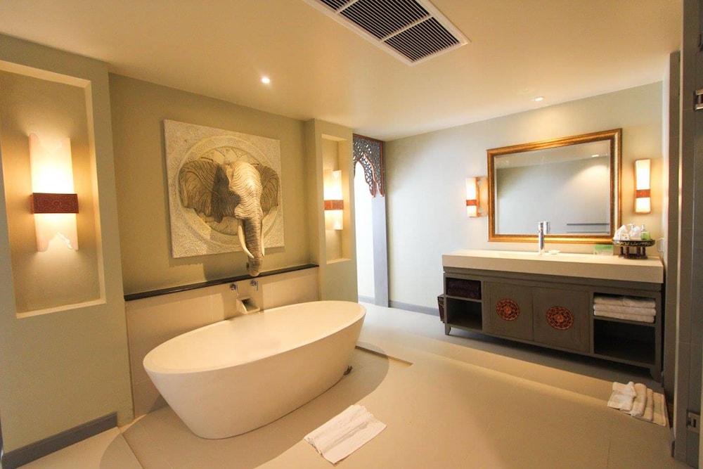 Maikhao Palm Beach Resort — Hotel rooms in Mai Khao, Phuket Province