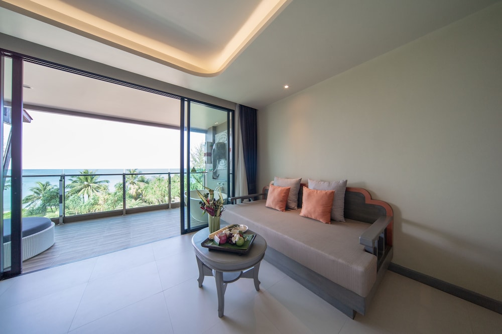 Maikhao Palm Beach Resort — Hotel rooms in Mai Khao, Phuket Province
