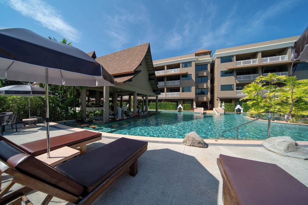 Maikhao Palm Beach Resort — Swimming pool in Mai Khao, Phuket Province