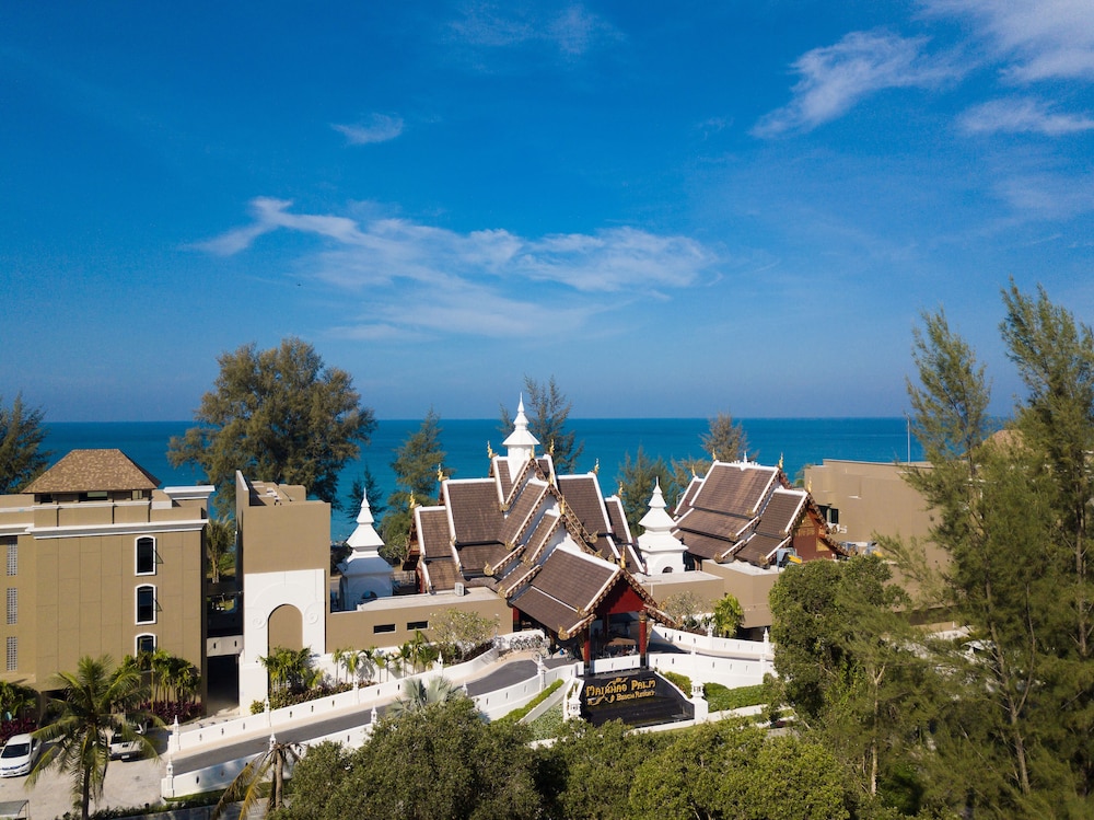 Maikhao Palm Beach Resort — Hotel building in Mai Khao, Phuket Province