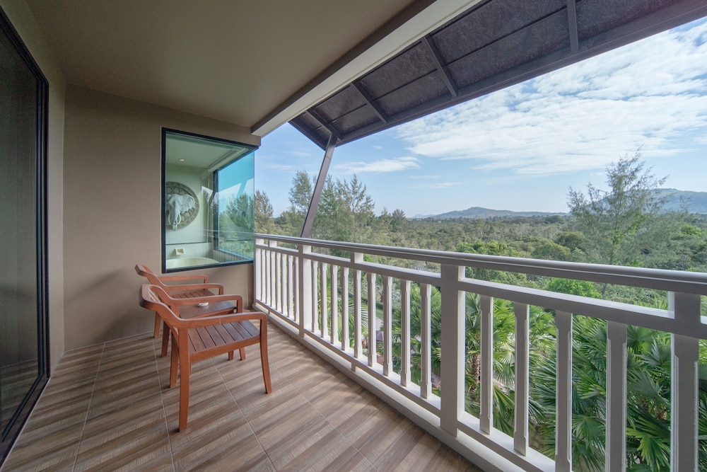 Maikhao Palm Beach Resort — Hotel rooms in Mai Khao, Phuket Province