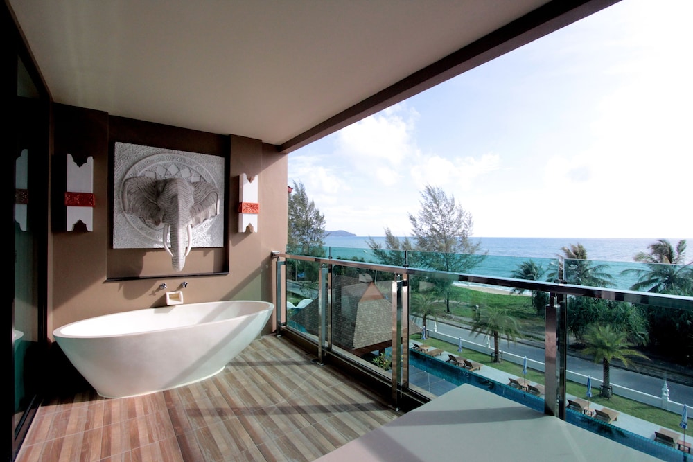 Maikhao Palm Beach Resort — Hotel rooms in Mai Khao, Phuket Province