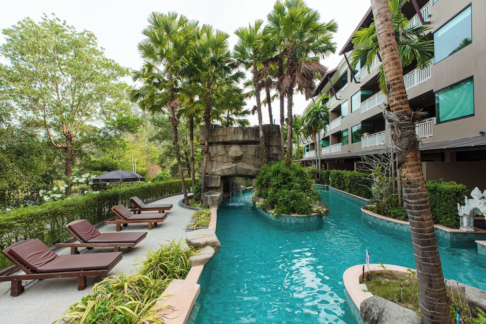 Maikhao Palm Beach Resort — Swimming pool in Mai Khao, Phuket Province