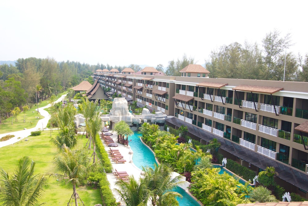 Maikhao Palm Beach Resort — Hotel building in Mai Khao, Phuket Province
