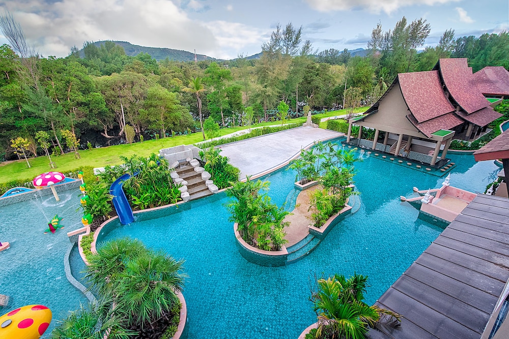 Maikhao Palm Beach Resort — Swimming pool in Mai Khao, Phuket Province