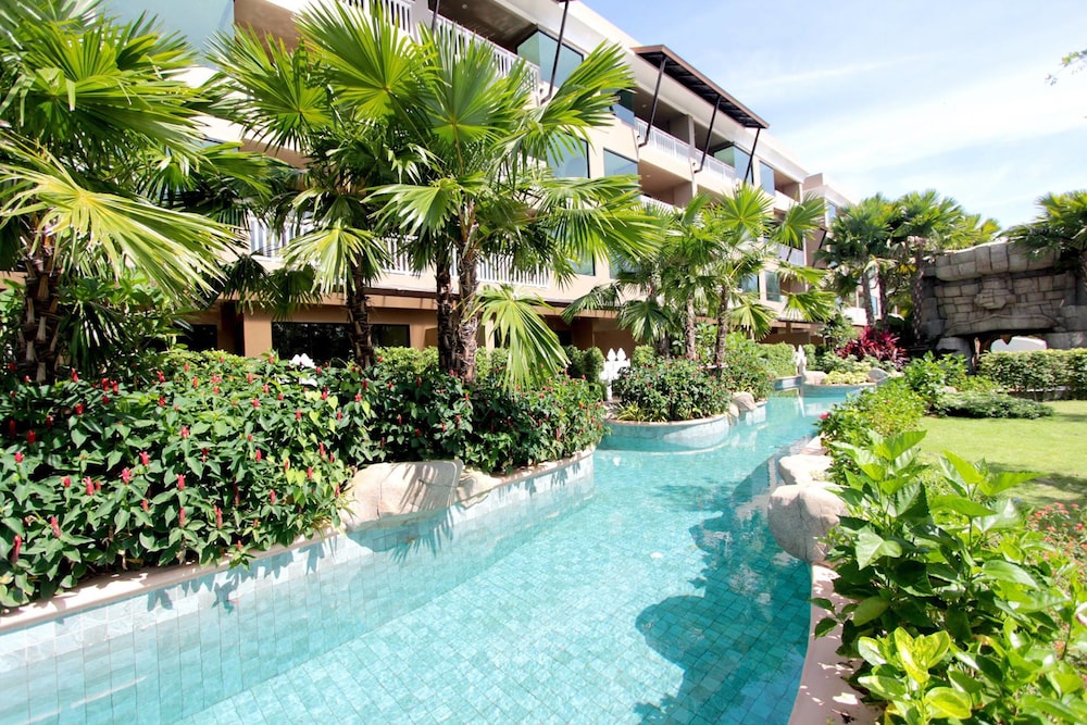 Maikhao Palm Beach Resort — Swimming pool in Mai Khao, Phuket Province