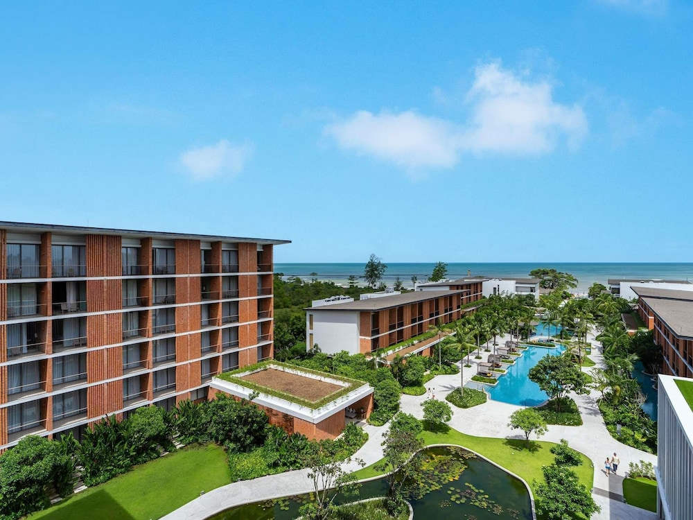Pullman Khao Lak Resort — Hotel building in Khuekkhak, Phang Nga