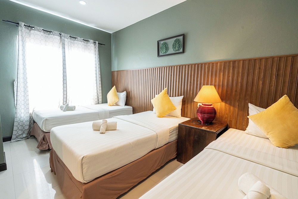 The Palm Hotel — Hotel rooms in Bangkok, Bangkok