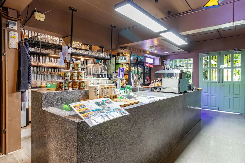 The Palm Hotel — Restaurant & bars in Bangkok, Bangkok