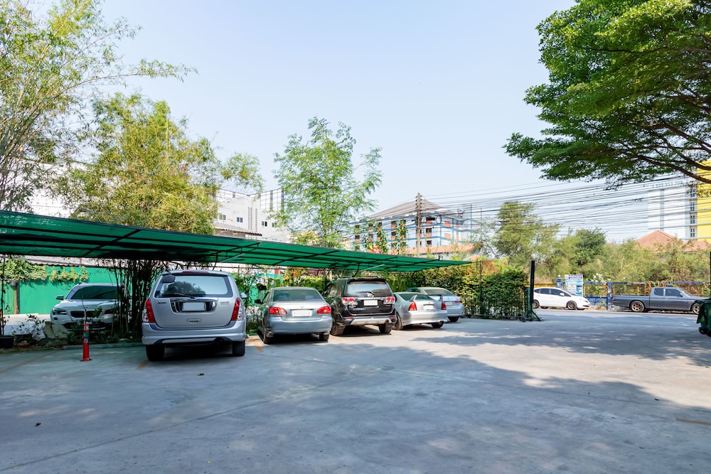 The Palm Hotel — Attractions in the area in Bangkok, Bangkok