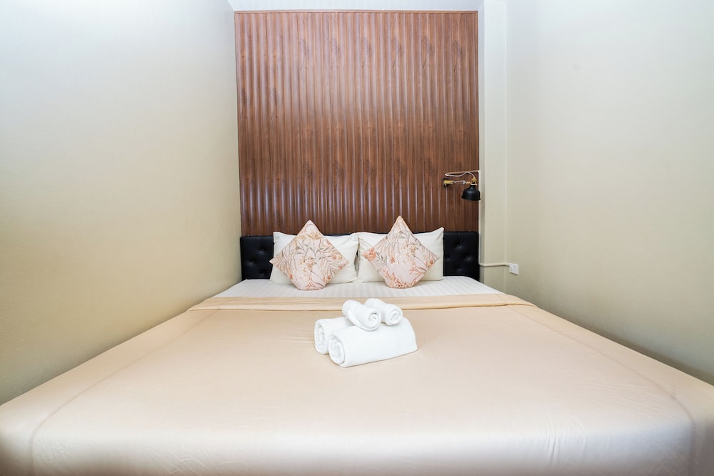 The Palm Hotel — Hotel rooms in Bangkok, Bangkok