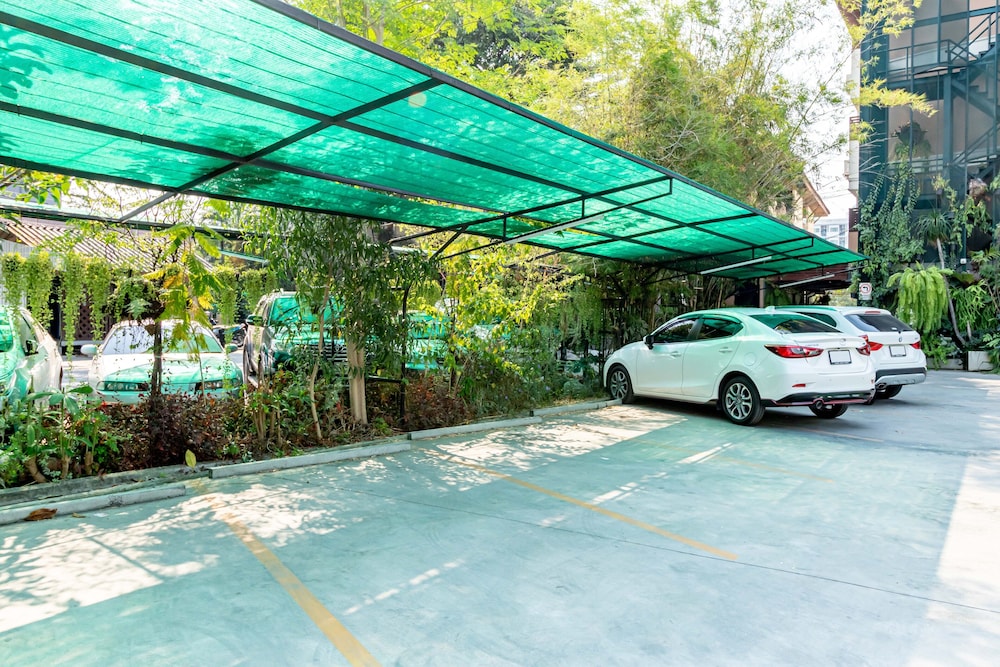 The Palm Hotel — Attractions in the area in Bangkok, Bangkok