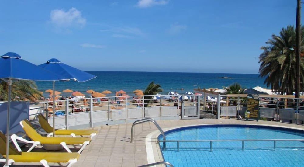 Eleni Beach Hotel — Swimming pool in Stalida