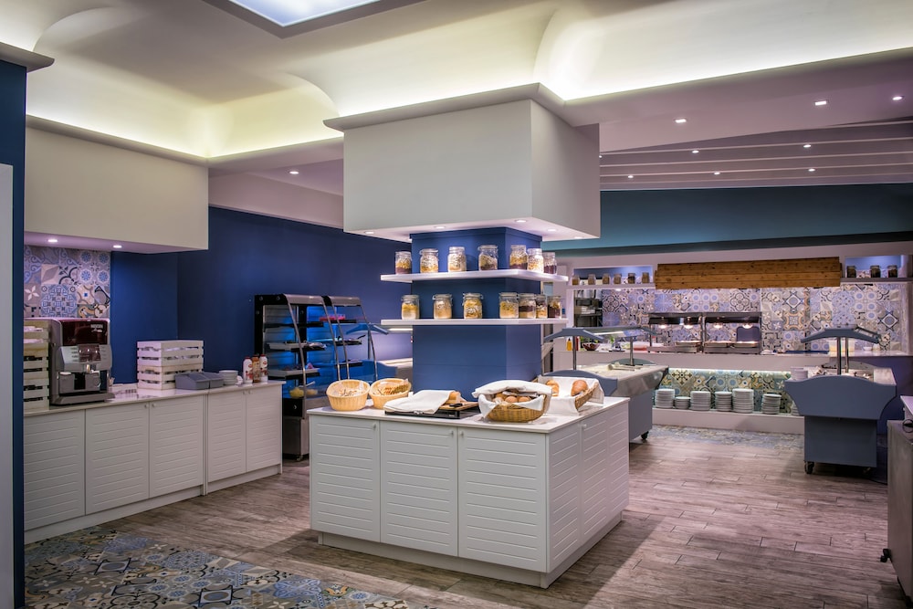Eleni Beach Hotel — Restaurant & bars in Stalida