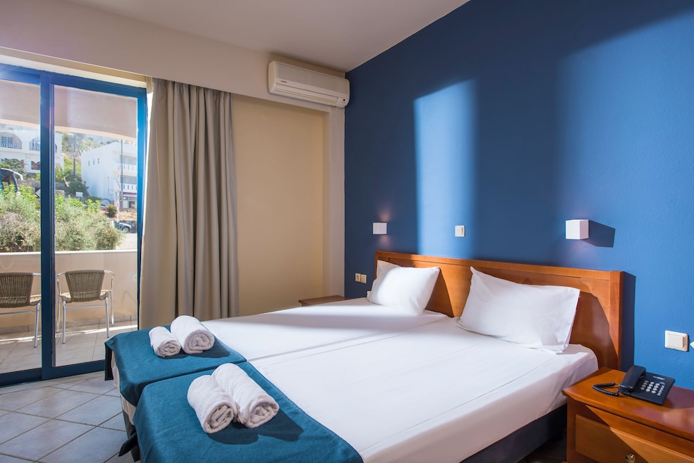 Eleni Beach Hotel — Hotel rooms in Stalida