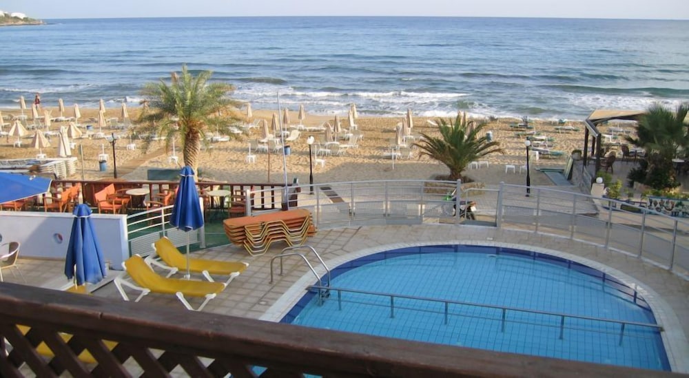 Eleni Beach Hotel — Swimming pool in Stalida