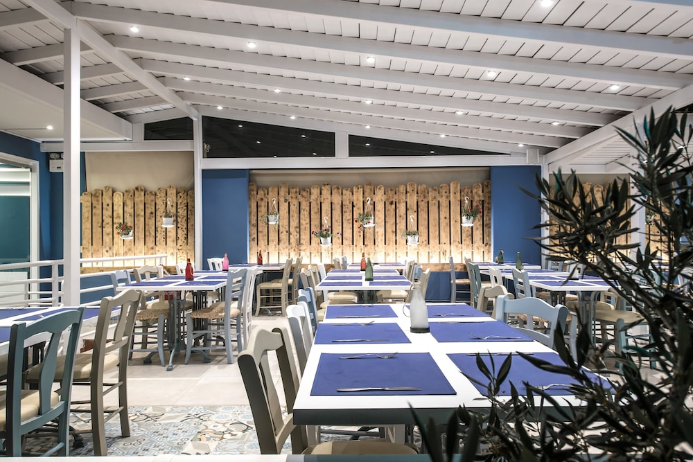 Eleni Beach Hotel — Restaurant & bars in Stalida