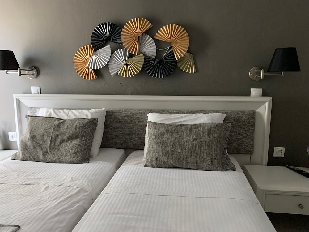 Alkyonides Hotel — Hotel rooms in Kremasti, South Aegean